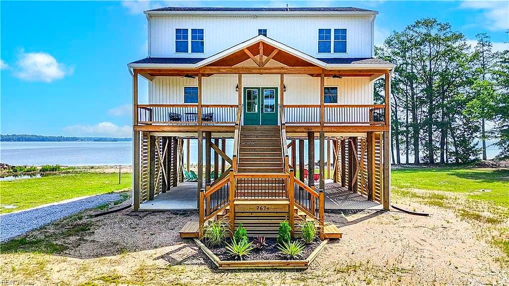 767 Sunken  Meadow RD, Spring Grove — 3 bed Residential, 2,026 sqft