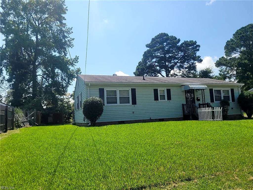221 Picard DR, NEWPORT NEWS VA 23608