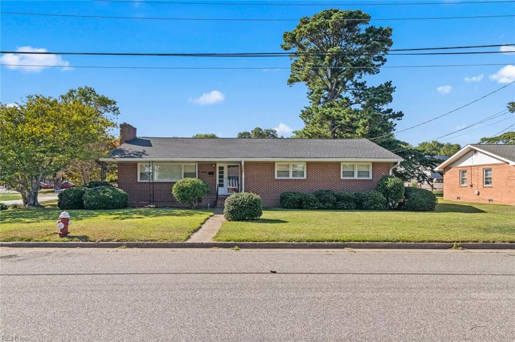 30 Whipple DR, Hampton — 3 bed Residential, 2,211 sqft