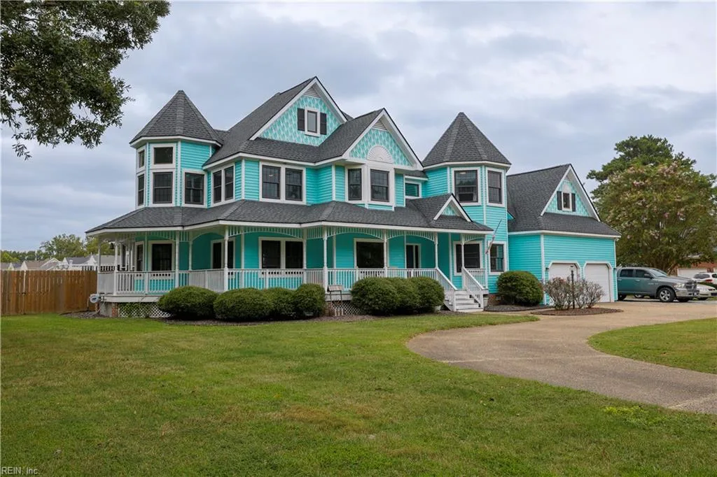 814 General Pickett DR, Suffolk — 4 bed Residential, 3,204 sqft