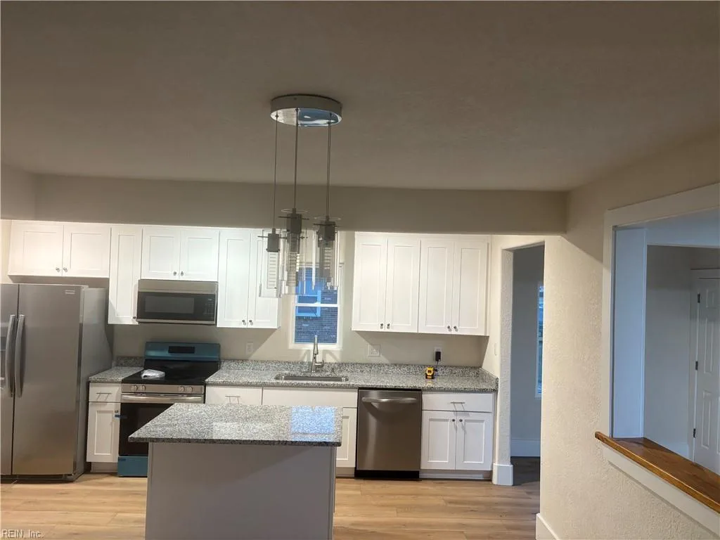 2000 Effingham ST, Portsmouth — 5 bed Residential, 2,000 sqft