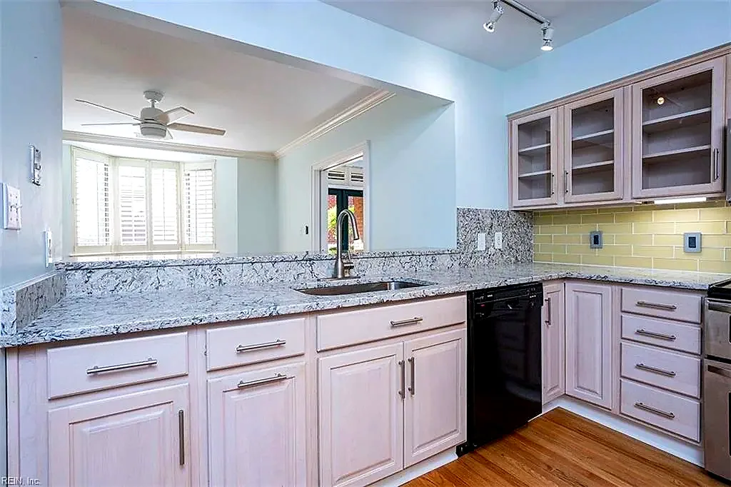 421 W Bute ST #203, Norfolk — 2 bed Residential, 2,000 sqft