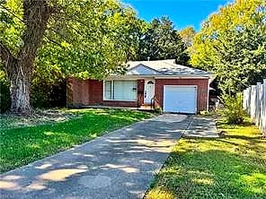 9 Julian PL, HAMPTON VA 23666