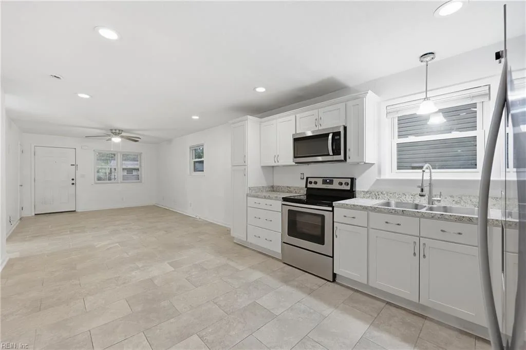 6409 Cabot AVE, Norfolk — 4 bed Residential, 1,350 sqft
