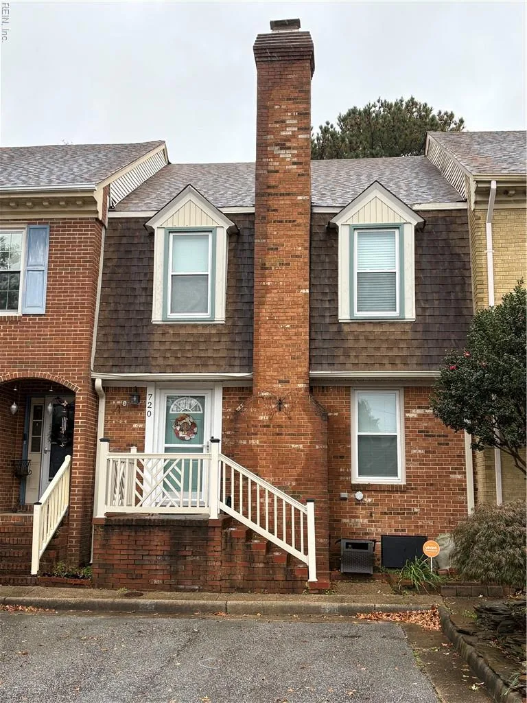 720 Lord Dunmore DR, Virginia Beach — 2 bed Residential, 1,499 sqft