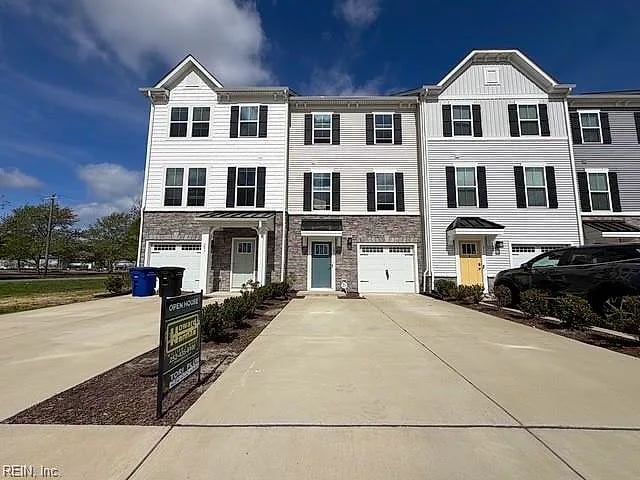 209 Falcon AVE, Portsmouth — 3 bed Residential, 1,720 sqft