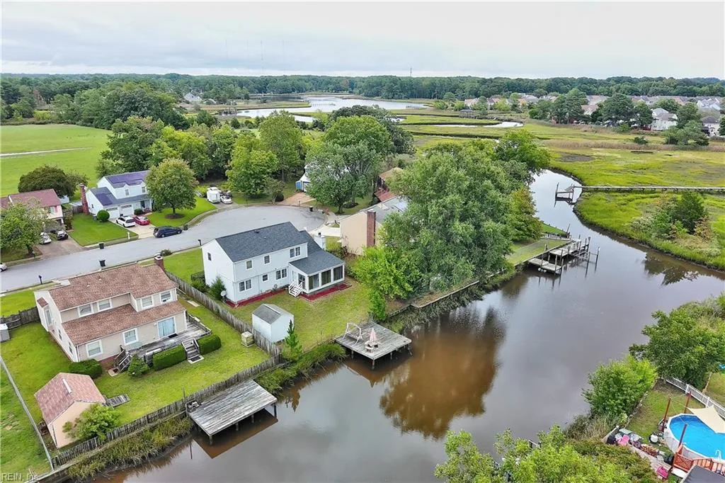 12 Zilber Ct, Hampton — 4 bed Residential, 2,000 sqft