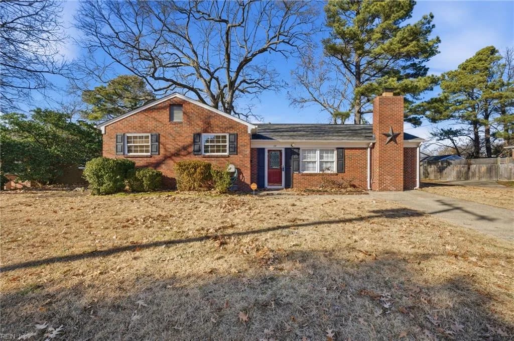 39 Longwood DR, Hampton — 3 bed Residential, 1,269 sqft