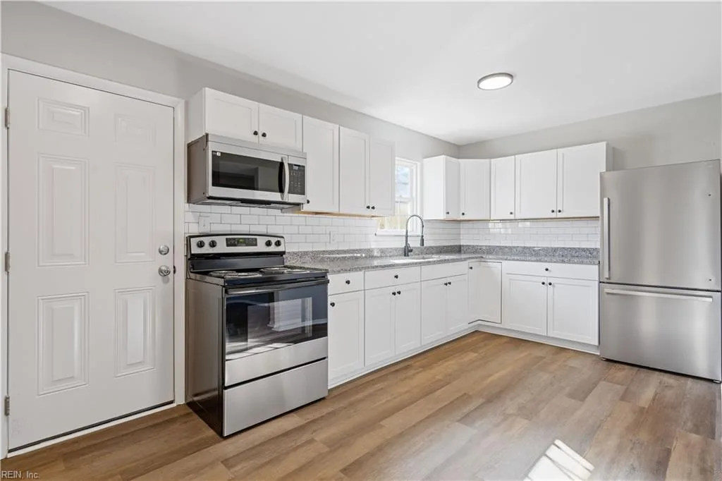 405 Harbour North DR, Chesapeake — 3 bed Residential, 1,216 sqft