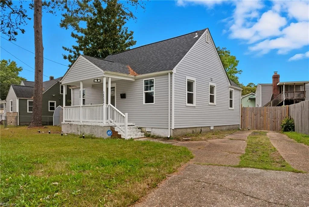 2807 Sewells Point RD, Norfolk — 3 bed Residential, 1,404 sqft