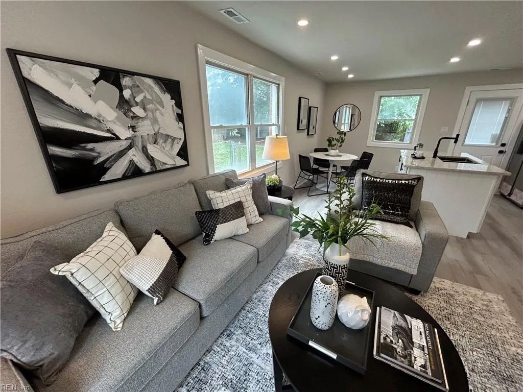 3006 Menands DR, Chesapeake — 3 bed Residential, 950 sqft