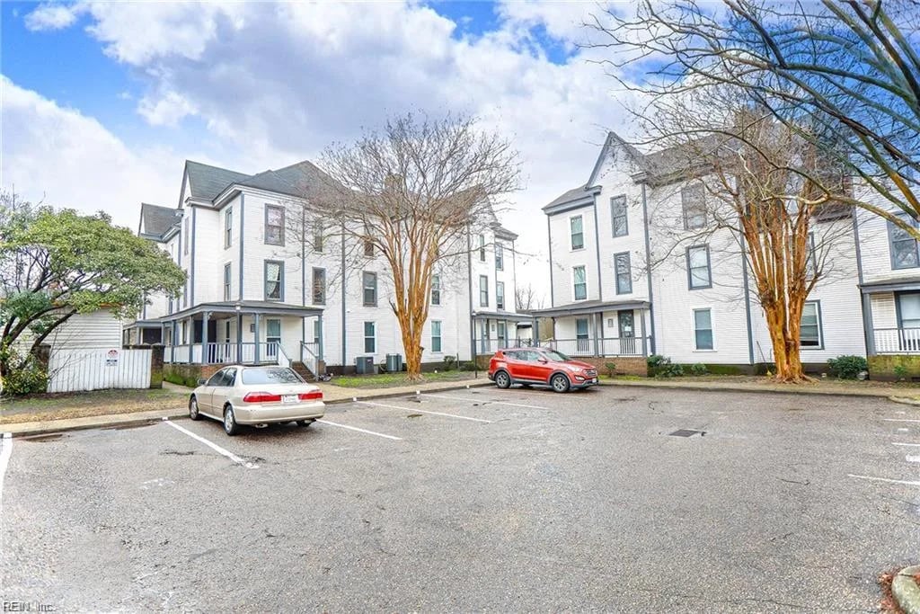 923 Green ST, Portsmouth — 2 bed Residential, 823 sqft