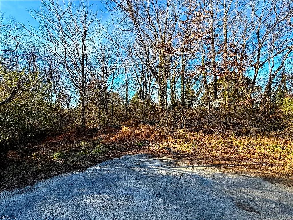 20 N 7th ST, SUFFOLK VA 23434