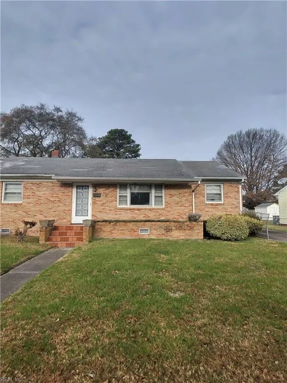 504 Eisenhower CIR, PORTSMOUTH VA 23701