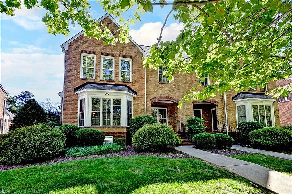 296 Walt Whitman AVE, Newport News — 3 bed Residential, 1,904 sqft