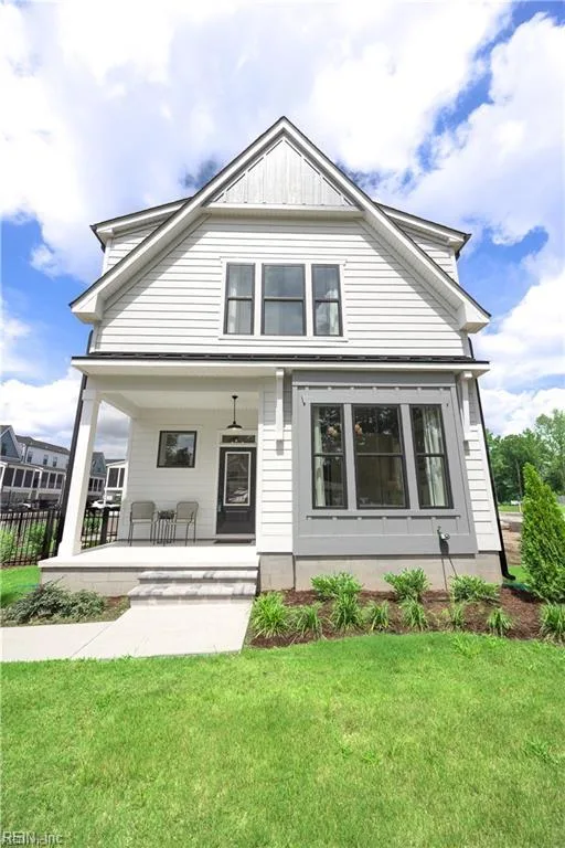 909 Calhoun Wy, Chesapeake — 3 bed Residential, 2,500 sqft