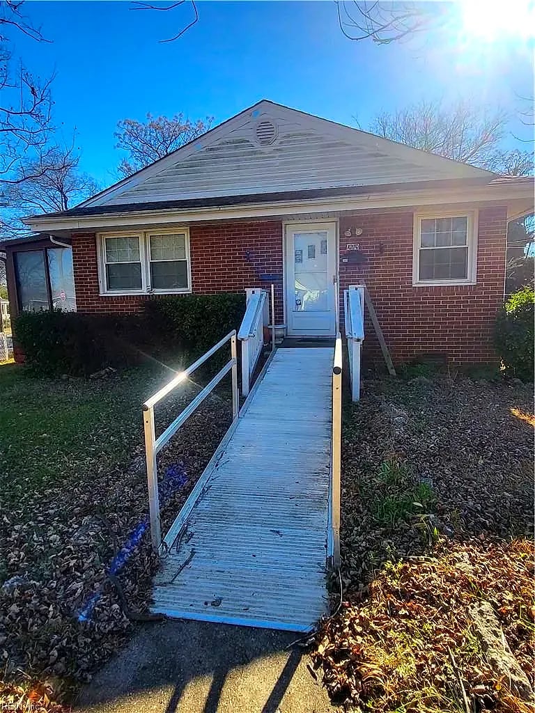1210 34th ST, NEWPORT NEWS VA 23607