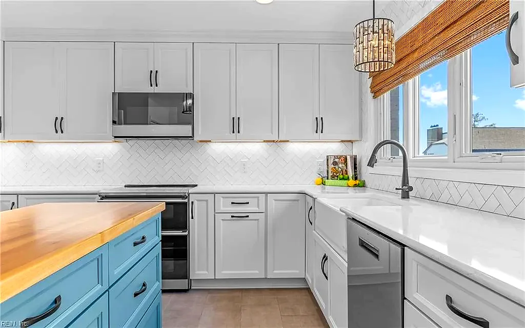 4239 Hatton Point LN #35, PORTSMOUTH VA 23703