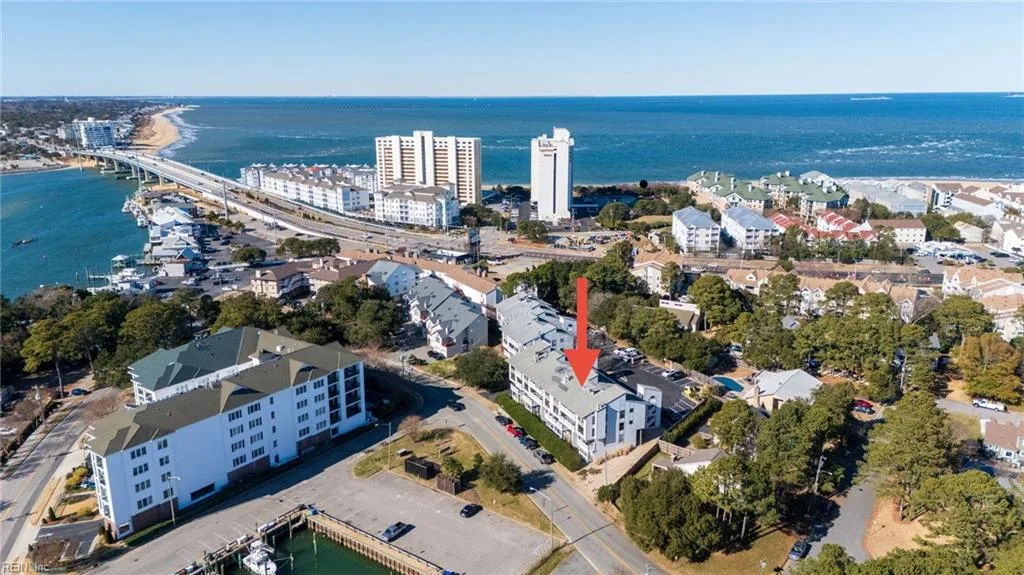 3200 Lynnhaven DR #210, Virginia Beach — 2 bed Residential, 1,123 sqft