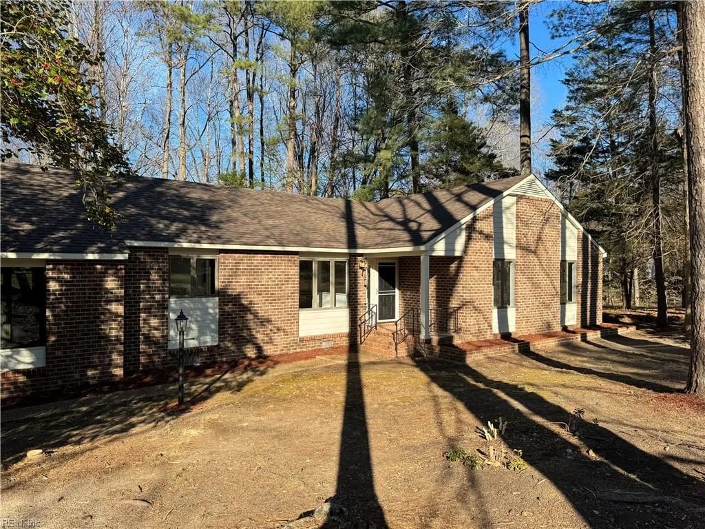 220 Richard Burbydge NONE, Williamsburg — 3 bed Residential, 1,617 sqft