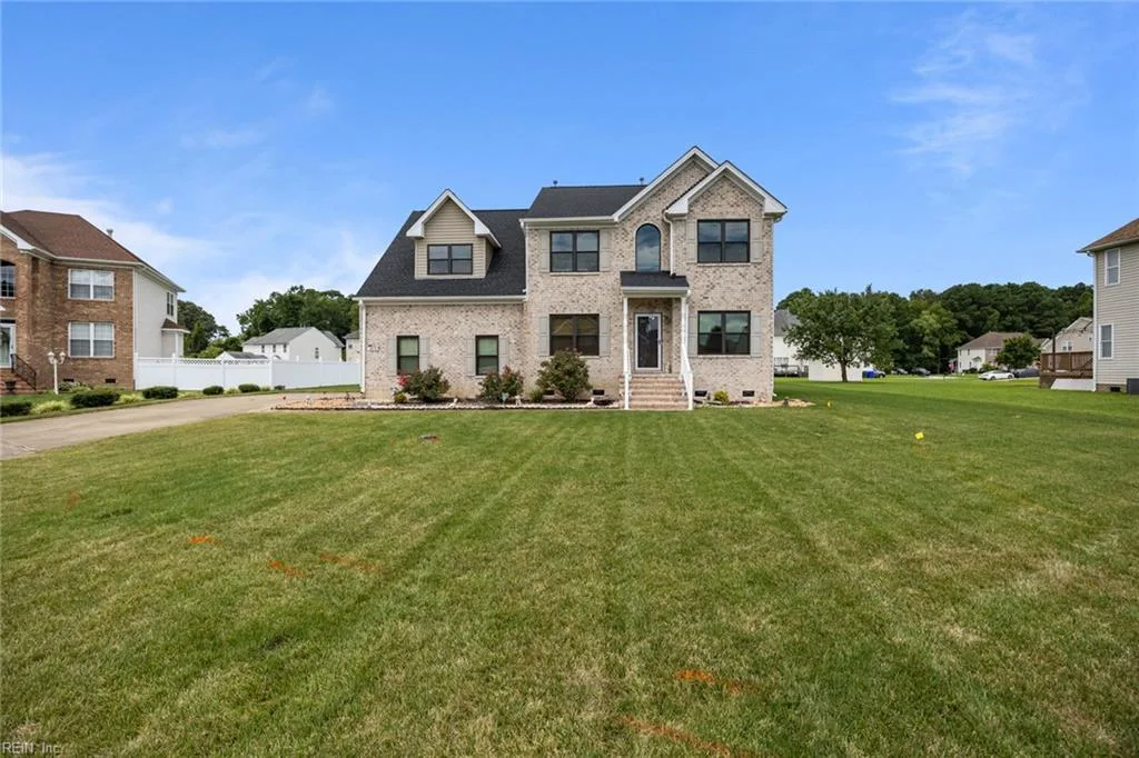 202 Ferguson PL, Suffolk — 5 bed Residential, 3,122 sqft