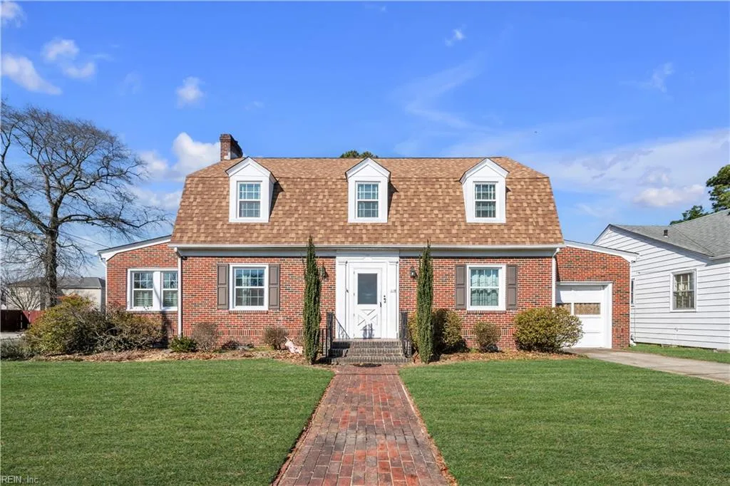 118 Idlewood AVE, Portsmouth — 3 bed Residential, 2,330 sqft