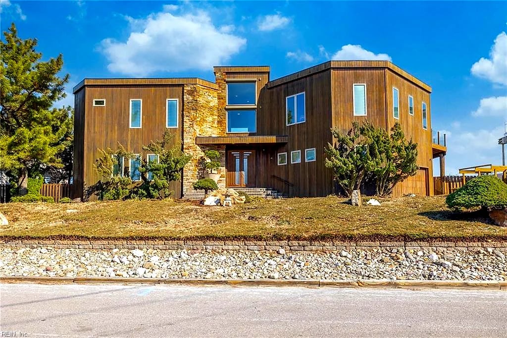 2220 Sandfiddler RD, Virginia Beach — 5 bed Residential, 5,063 sqft