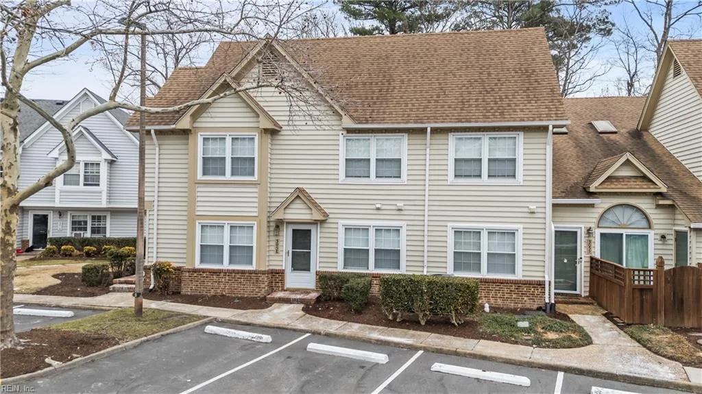305 Wimbledon CHSE #E, Chesapeake — 2 bed Residential, 905 sqft