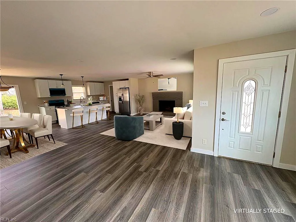 5532 Stewart DR, Virginia Beach — 3 bed Residential, 1,794 sqft