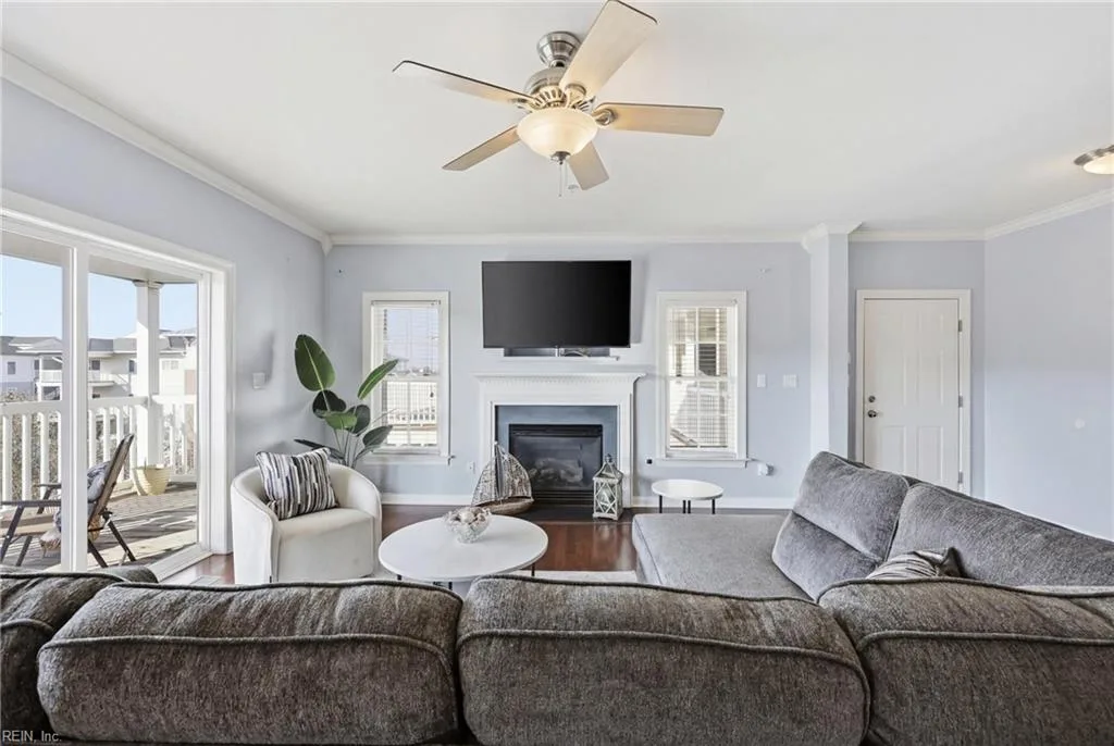 8252 N View BLVD, Norfolk — 3 bed Residential, 2,700 sqft