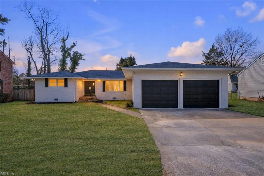 225 Telford DR, Newport News — 3 bed Residential, 2,125 sqft