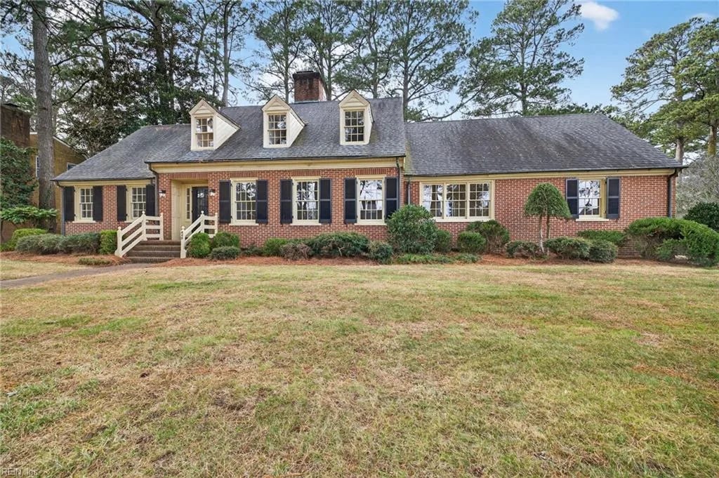 609 Jones ST, Suffolk — 5 bed Residential, 3,106 sqft