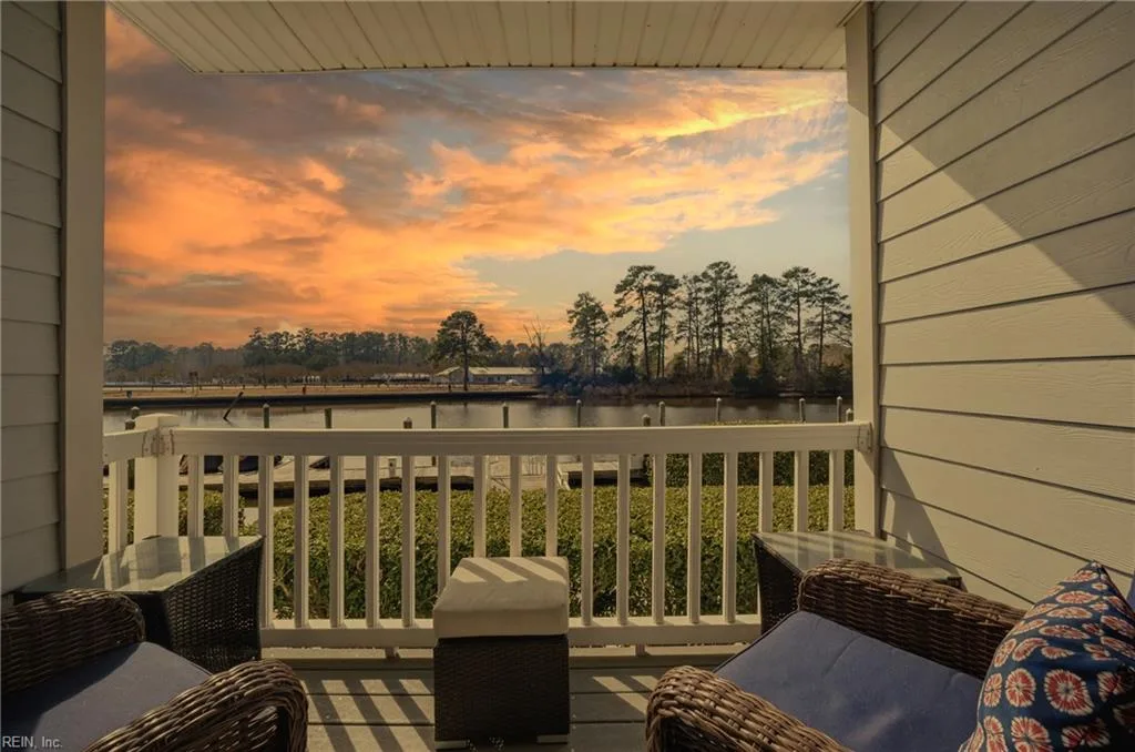 6 Harbor Watch DR #305, Chesapeake — 3 bed Residential, 1,762 sqft