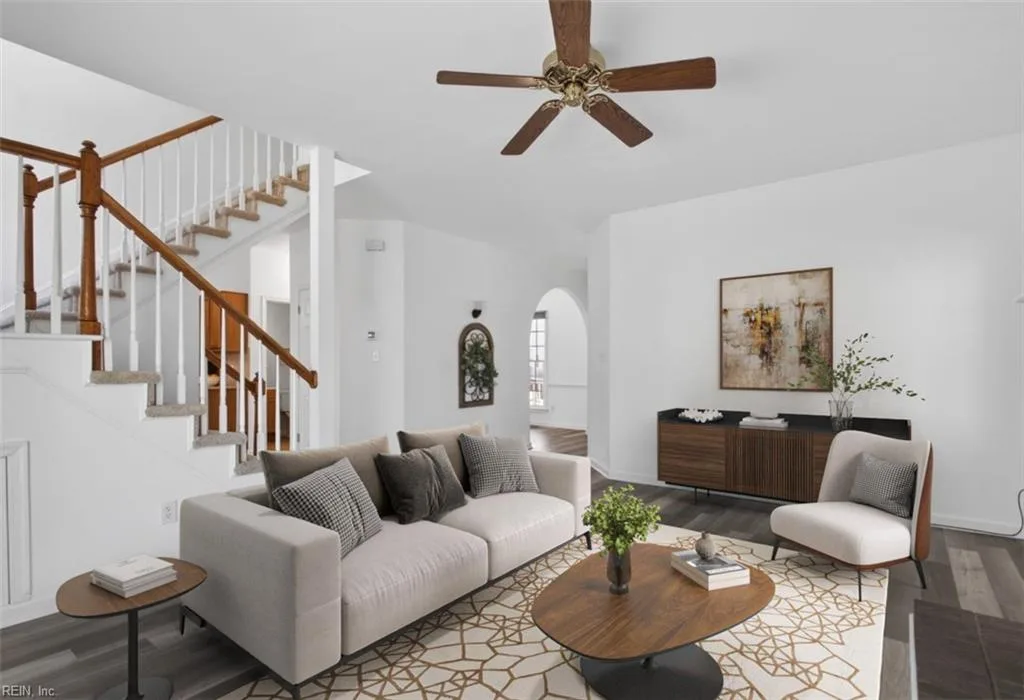 900 Cedarwood TRCE, Chesapeake — 4 bed Residential, 2,400 sqft