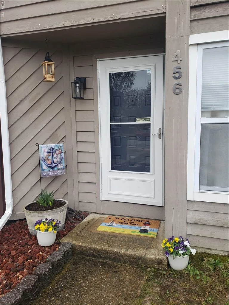 456 Falling LN, Virginia Beach — 2 bed Residential, 1,178 sqft