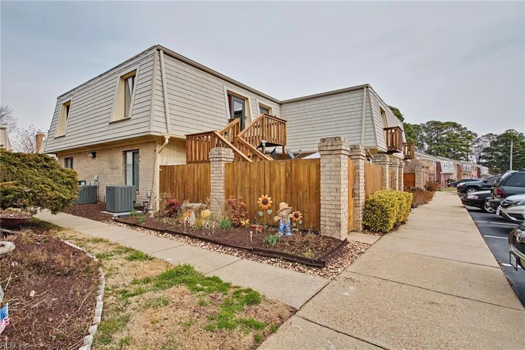 1010 Angler LN, Virginia Beach — 2 bed Residential, 948 sqft