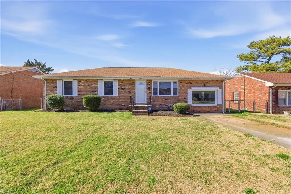 142 Armstrong ST, Portsmouth — 3 bed Residential, 1,458 sqft