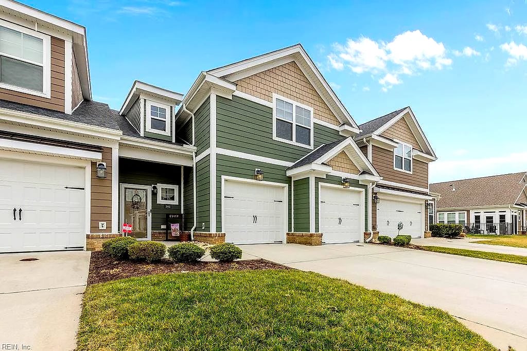 202 Thornwood DR, SUFFOLK VA 23435