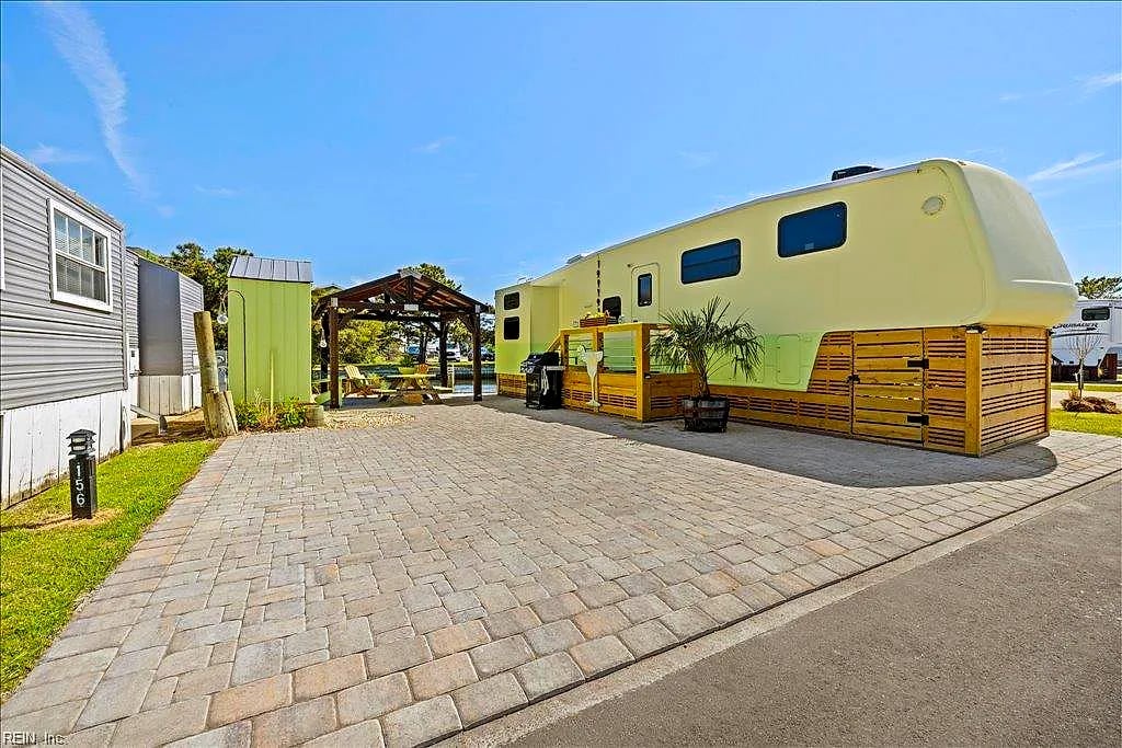3665 Sandpiper RD #157, VIRGINIA BEACH VA 23456