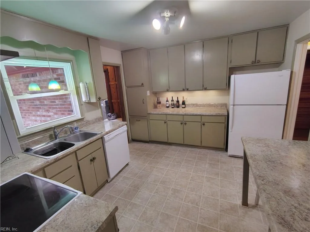 107 Druid DR, Williamsburg — 4 bed Residential, 2,200 sqft