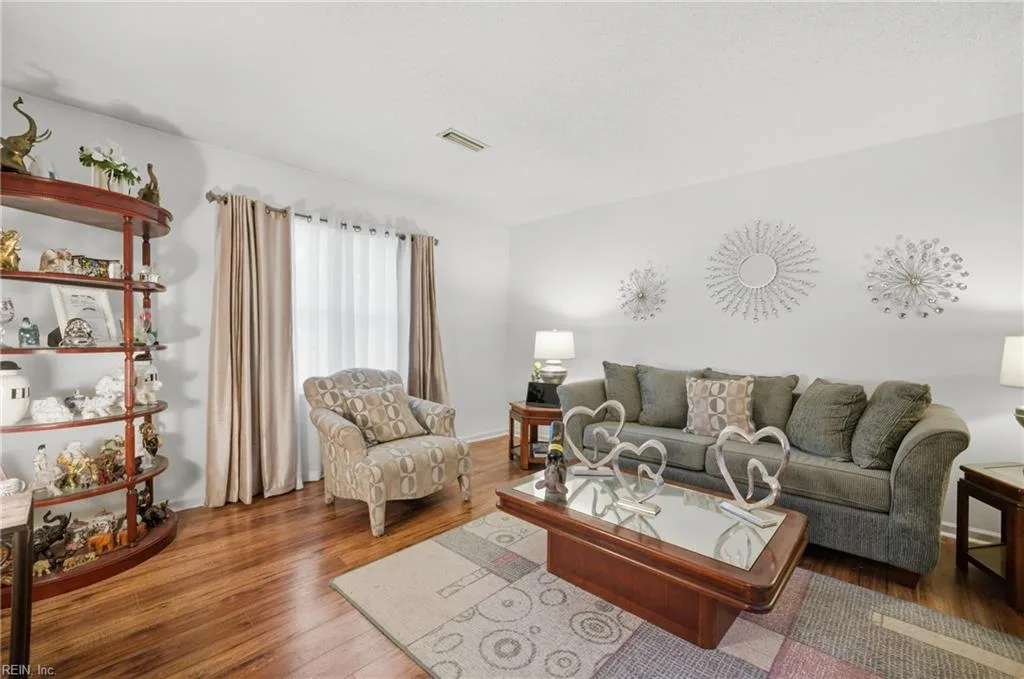 6295 DREW DR, Virginia Beach — 4 bed Residential, 2,104 sqft