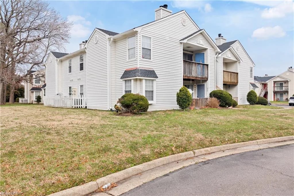 2200 Rock Cliff RCH #D, Chesapeake — 2 bed Residential, 822 sqft