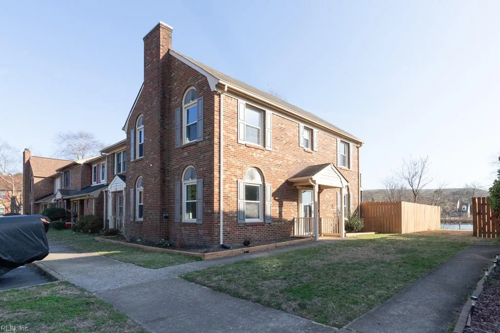 27 Dawn LN, Hampton — 3 bed Residential, 1,508 sqft