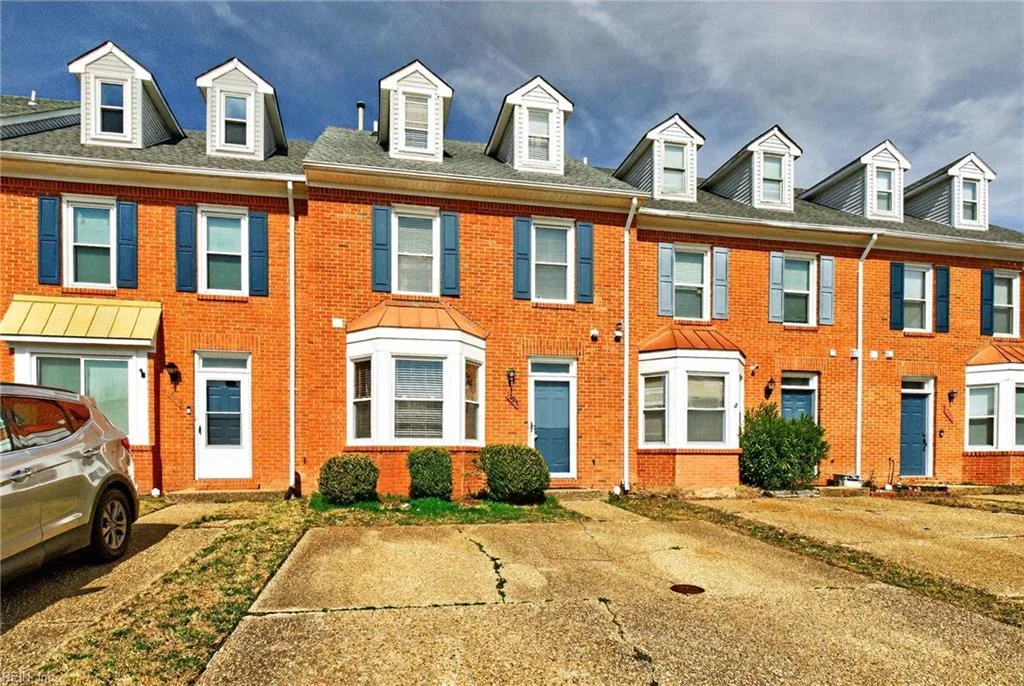 1207 Killington SQ, Chesapeake — 3 bed Residential, 1,582 sqft