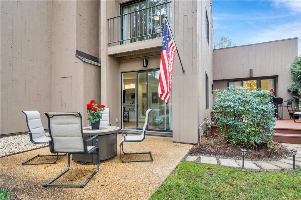 112 Harrops GLN, Williamsburg — 4 bed Residential, 1,963 sqft