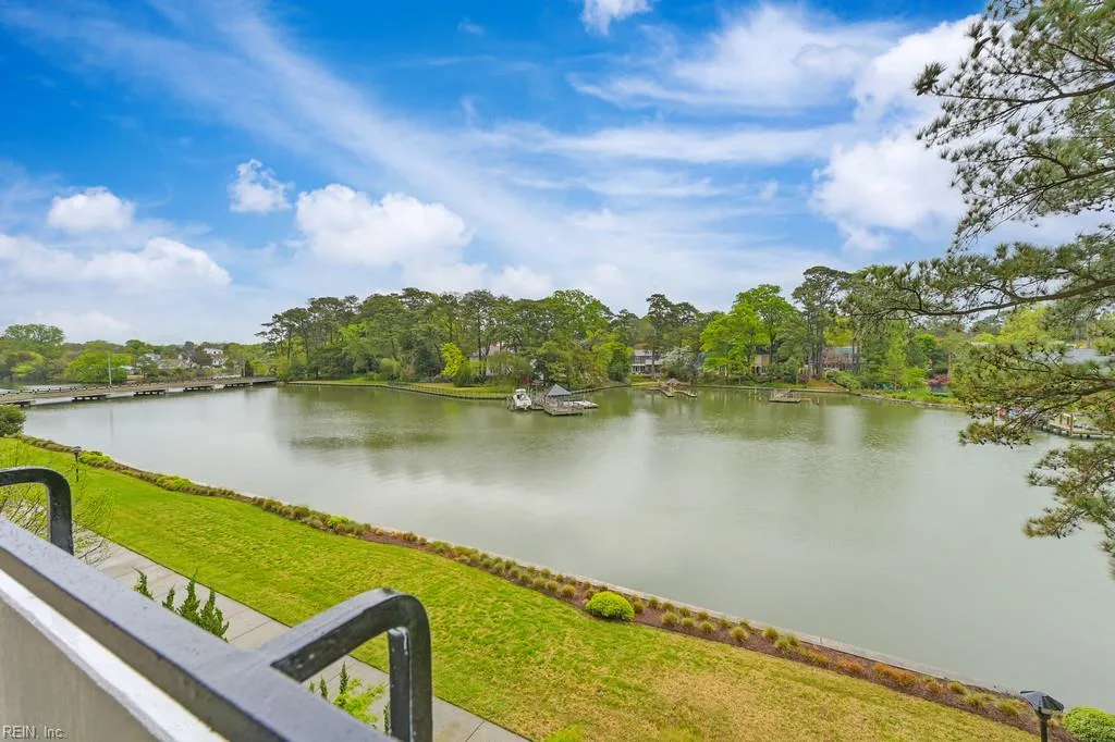 7320 Glenroie AVE #3C, Norfolk — 2 bed Residential, 1,229 sqft