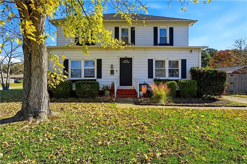 498 Romayne DR, Newport News — 5 bed Residential, 2,643 sqft
