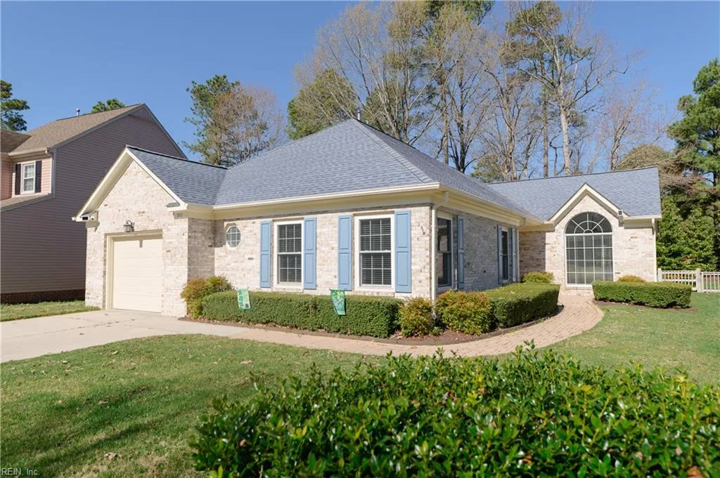 957 Heathland DR, Newport News — 3 bed Residential, 2,087 sqft