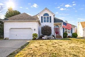 6303 S Oaken Gate DR, Suffolk — 4 bed Residential, 2,470 sqft