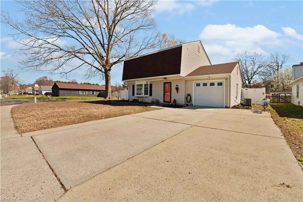 41 Sanlun Lakes DR, Hampton — 3 bed Residential, 1,404 sqft
